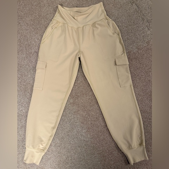 Old Navy Active High-Rise Jogger - Picture 2 of 7